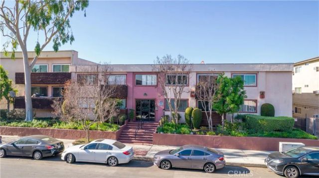 5403 Newcastle Avenue 12, Encino, CA 91316