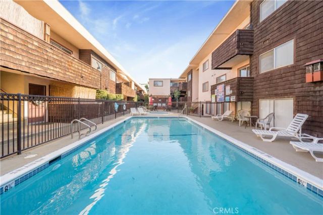 5403 Newcastle Avenue 12, Encino, CA 91316
