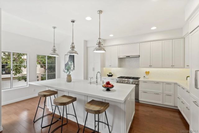 5123 Renaissance Ave C, San Diego, CA 92122