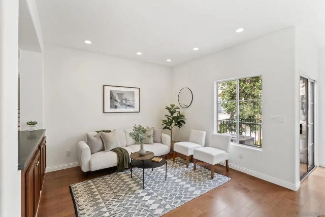 5123 Renaissance Ave C, San Diego, CA 92122