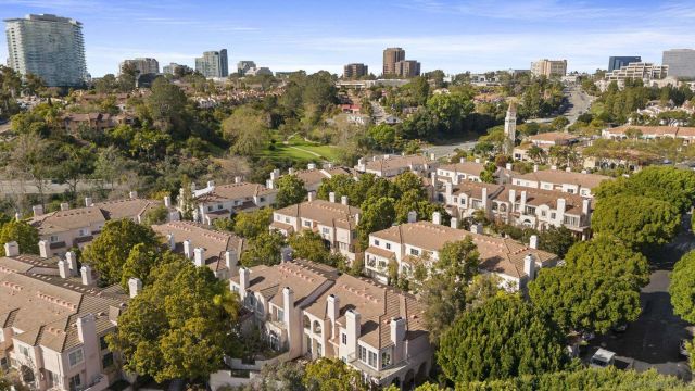 5123 Renaissance Ave C, San Diego, CA 92122