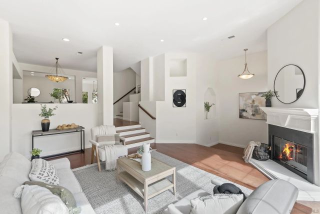 5123 Renaissance Ave C, San Diego, CA 92122