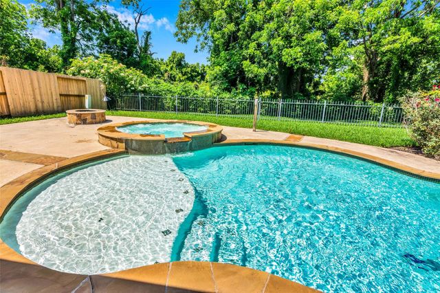 13506 Schumann Trail, Sugar Land, TX 77498