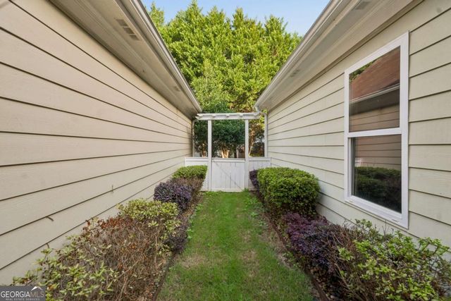 1668 Habershal Road 28, Atlanta, GA 30318