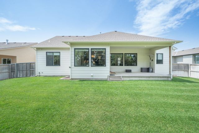 2536 N Emerald Ct, Andover, KS 67002