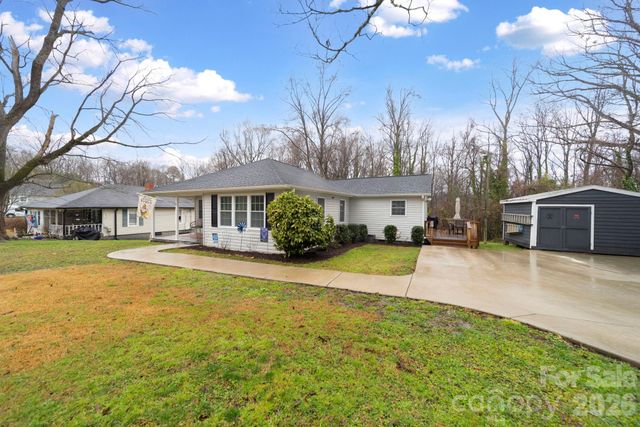 211 E Ohio Avenue, Bessemer City, NC 28016