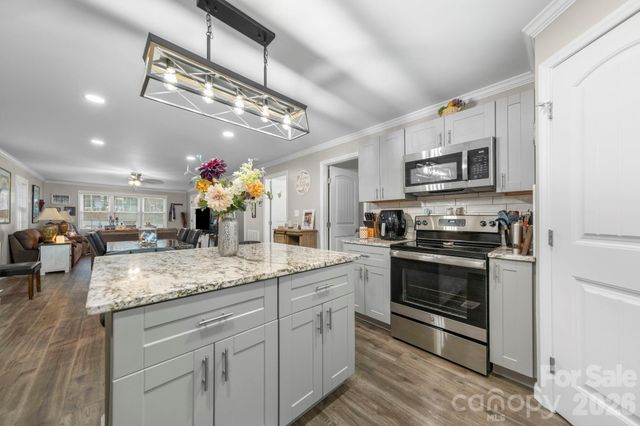 211 E Ohio Avenue, Bessemer City, NC 28016