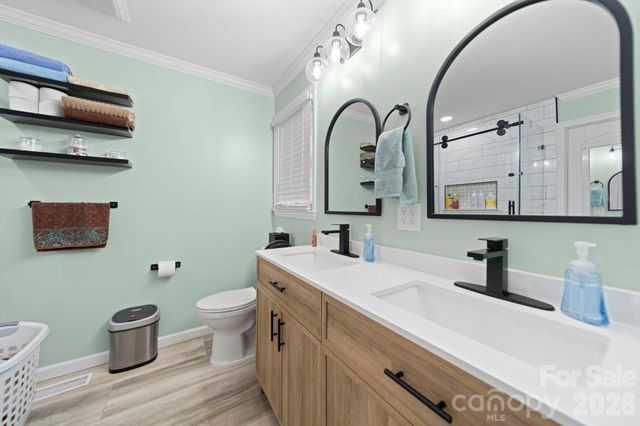 211 E Ohio Avenue, Bessemer City, NC 28016