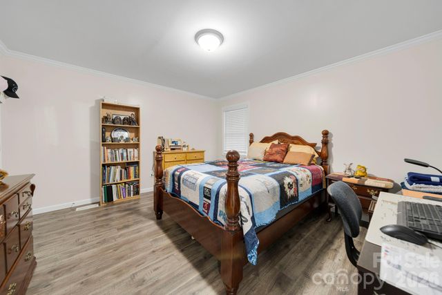 211 E Ohio Avenue, Bessemer City, NC 28016