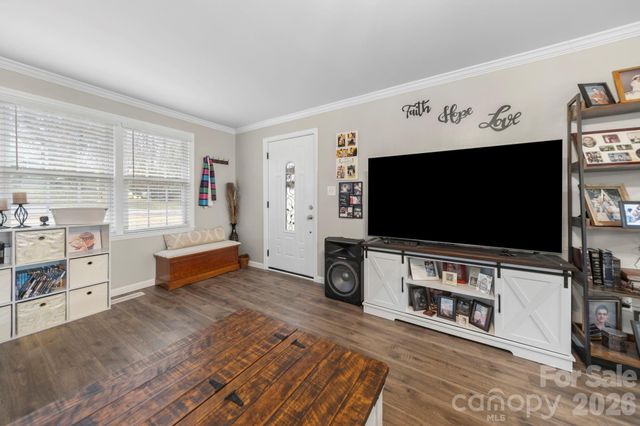 211 E Ohio Avenue, Bessemer City, NC 28016