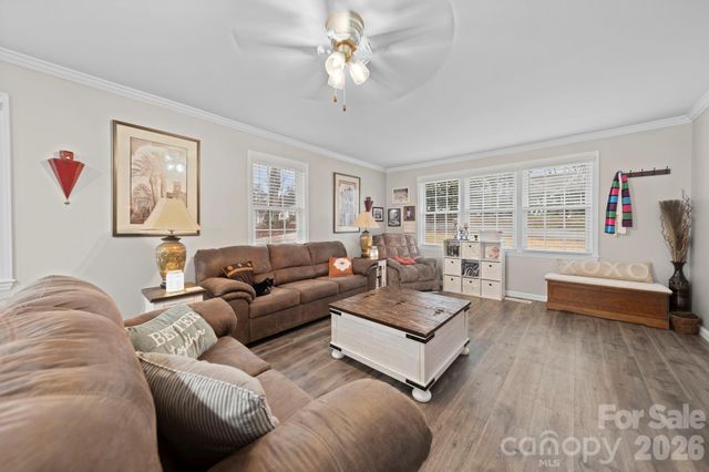 211 E Ohio Avenue, Bessemer City, NC 28016