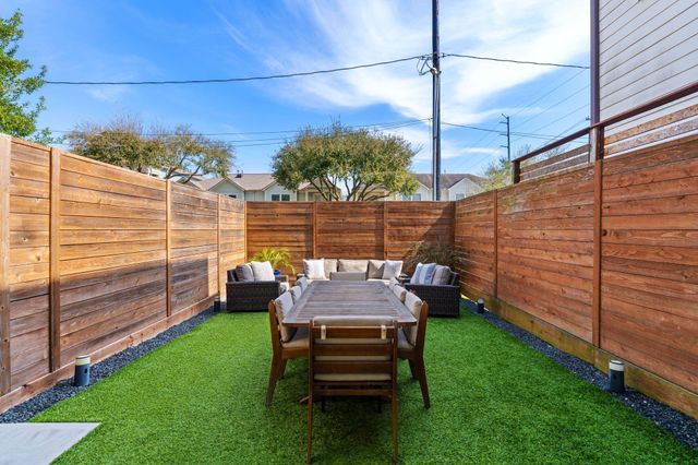 807 Nicholson Street, Houston, TX 77007