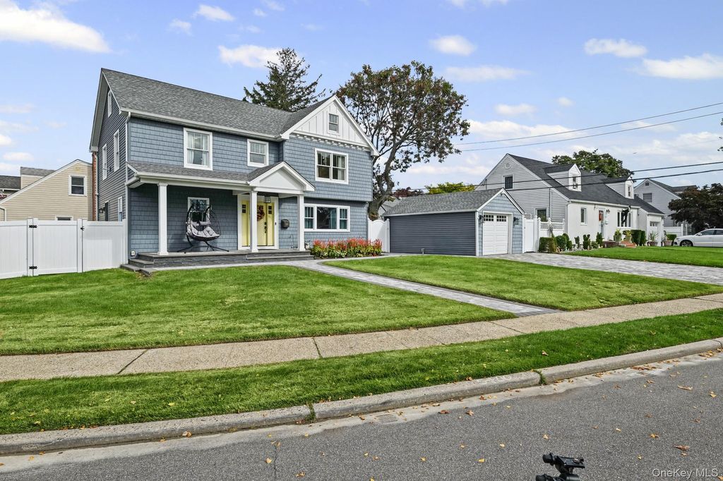 325 Paul Place, West Hempstead, NY 11552 — photo 3