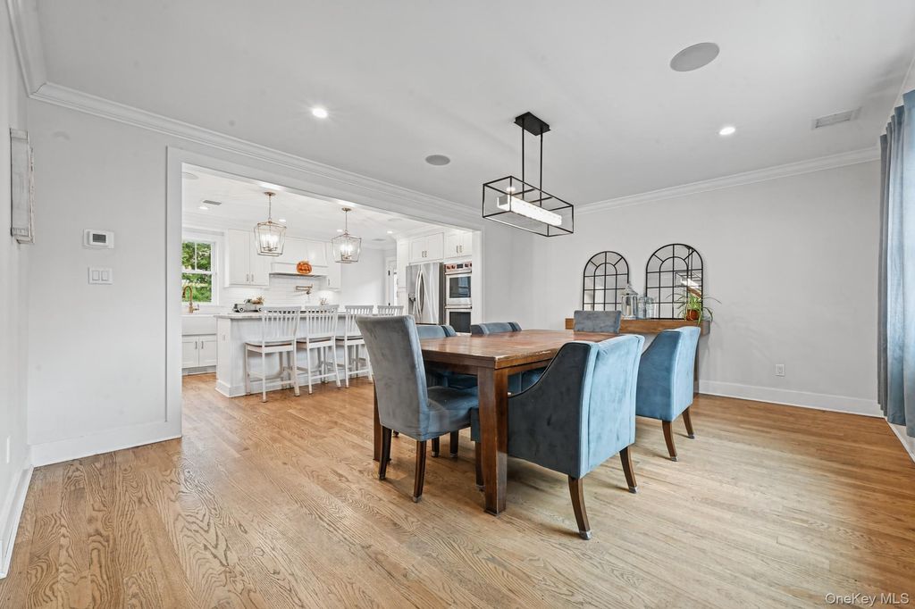 325 Paul Place, West Hempstead, NY 11552 — photo 5