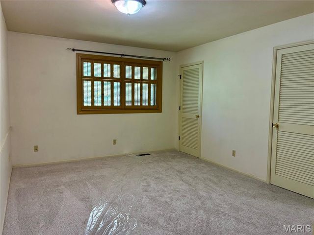 100 Conway Cove Drive, Chesterfield, MO 63017