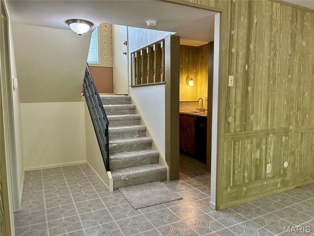 100 Conway Cove Drive, Chesterfield, MO 63017