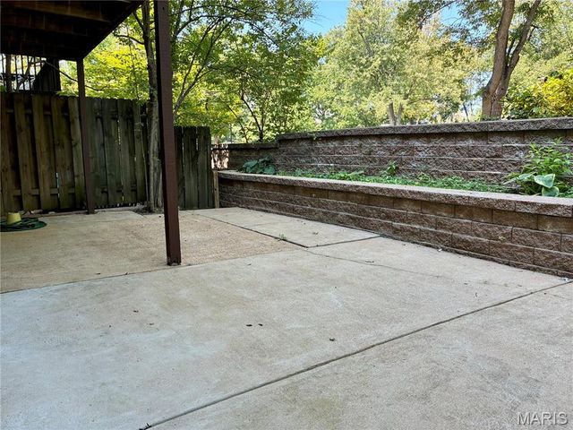 100 Conway Cove Drive, Chesterfield, MO 63017