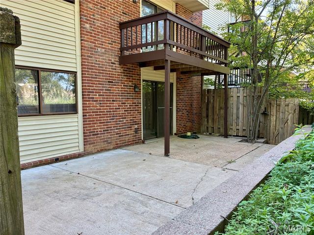 100 Conway Cove Drive, Chesterfield, MO 63017