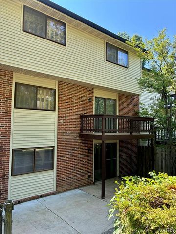 100 Conway Cove Drive, Chesterfield, MO 63017