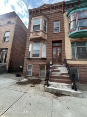 528 Madison Avenue, Albany, NY 12208