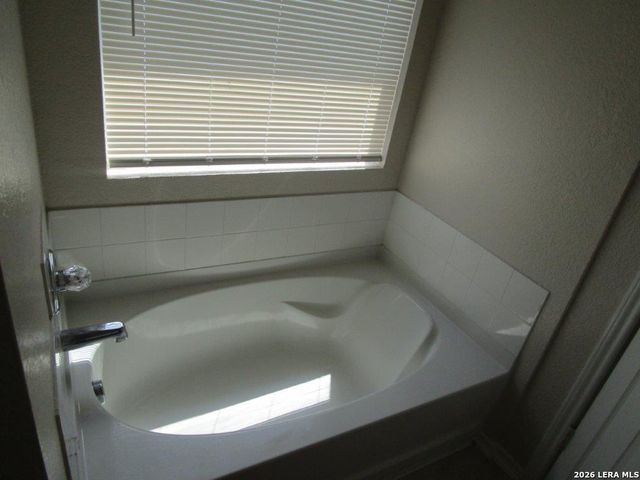 6210 Spotters Ridge, San Antonio, TX 78233