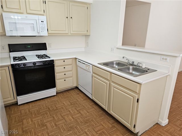 5710 East TROPICANA Avenue 1124, Las Vegas, NV 89122