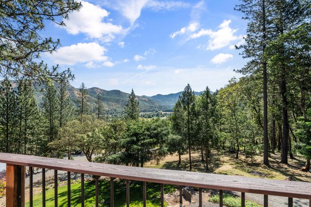 622 Schieffelin Gulch Road, Gold Hill, OR 97525