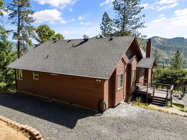 622 Schieffelin Gulch Road, Gold Hill, OR 97525