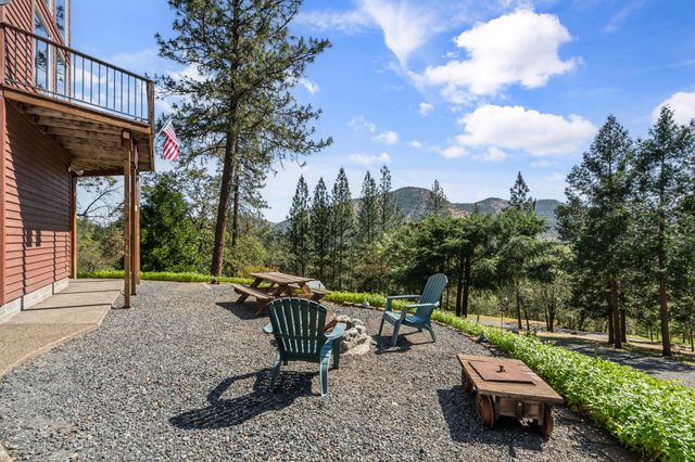 622 Schieffelin Gulch Road, Gold Hill, OR 97525