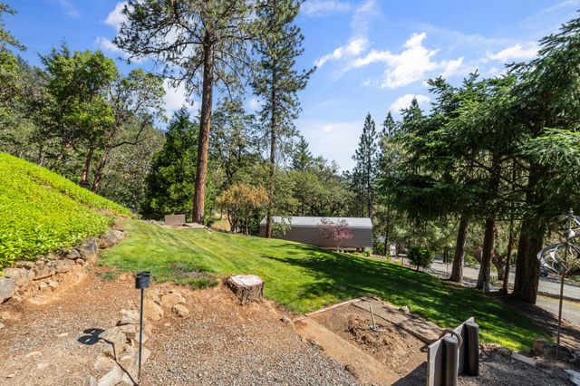 622 Schieffelin Gulch Road, Gold Hill, OR 97525