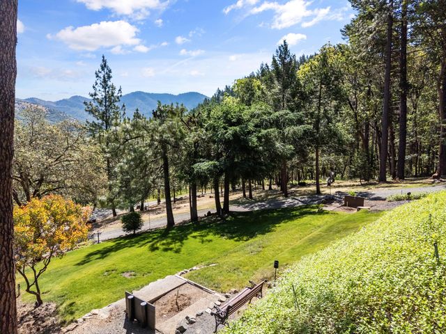 622 Schieffelin Gulch Road, Gold Hill, OR 97525