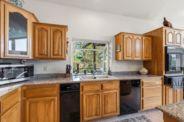 622 Schieffelin Gulch Road, Gold Hill, OR 97525