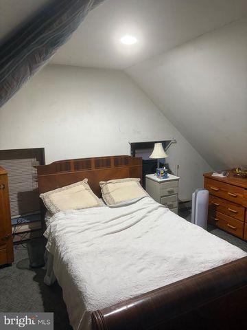 825 BLOOMING GLEN RD, Perkasie, PA 18944