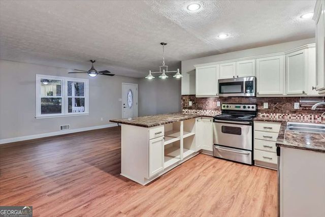 106 Village Drive, Hiram, GA 30141