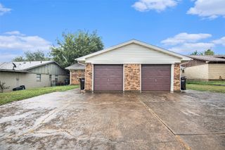 6817 W Cleburne Road, Fort Worth, TX 76133