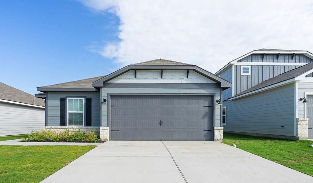 253 W Luna Blue LN, Jarrell, TX 76537