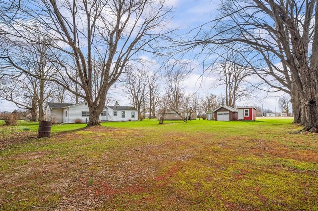 55796 92nd Avenue, Dowagiac, MI 49047