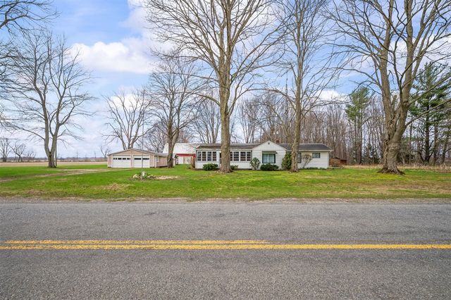 55796 92nd Avenue, Dowagiac, MI 49047