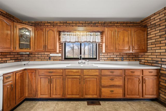 55796 92nd Avenue, Dowagiac, MI 49047