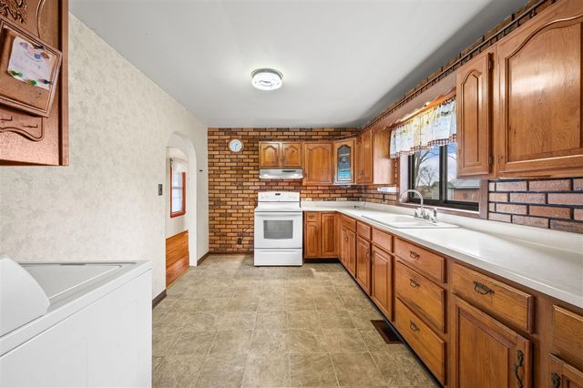 55796 92nd Avenue, Dowagiac, MI 49047
