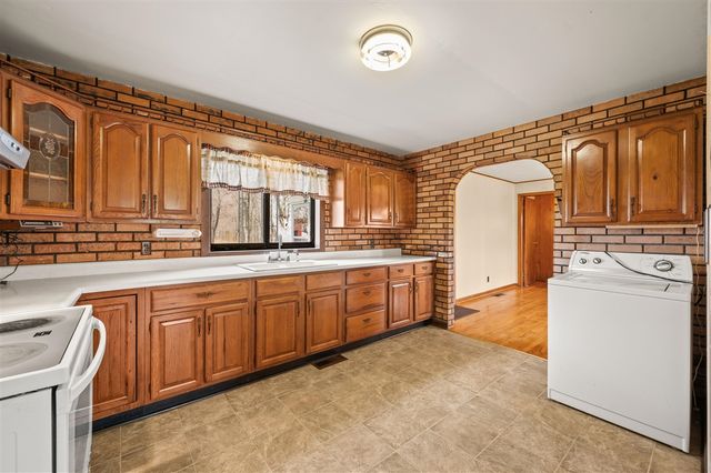 55796 92nd Avenue, Dowagiac, MI 49047