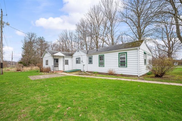 55796 92nd Avenue, Dowagiac, MI 49047