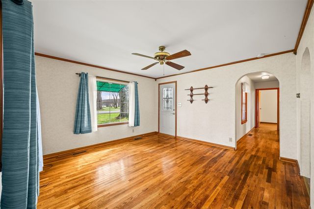 55796 92nd Avenue, Dowagiac, MI 49047