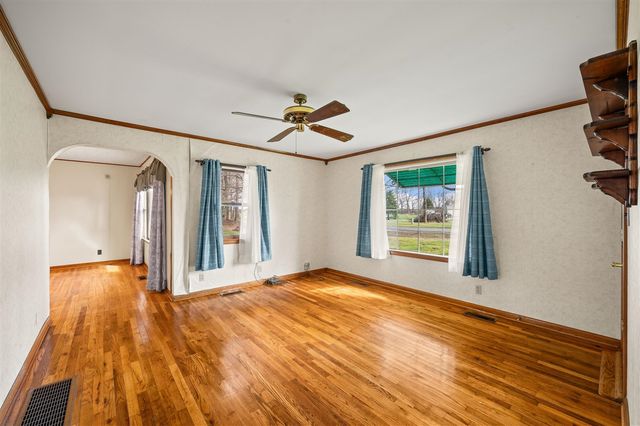 55796 92nd Avenue, Dowagiac, MI 49047