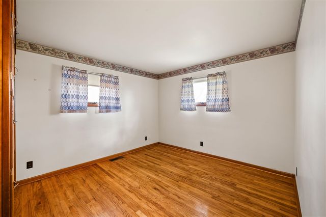55796 92nd Avenue, Dowagiac, MI 49047