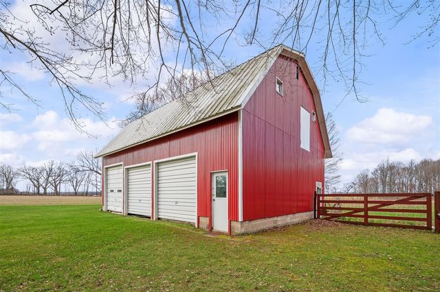 55796 92nd Avenue, Dowagiac, MI 49047
