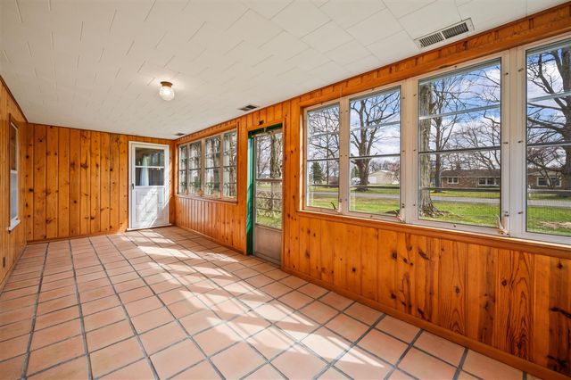 55796 92nd Avenue, Dowagiac, MI 49047