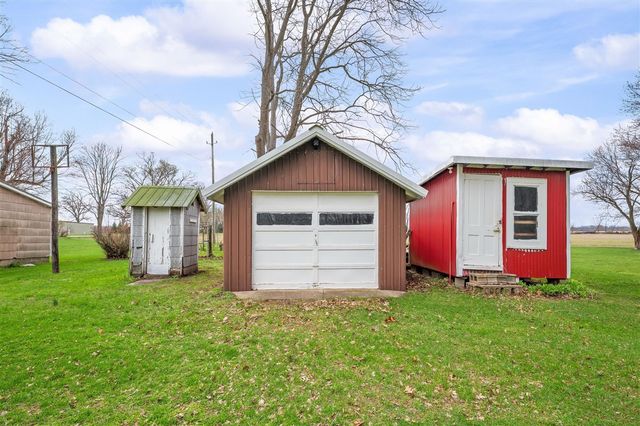 55796 92nd Avenue, Dowagiac, MI 49047