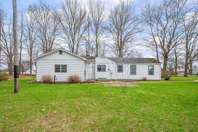 55796 92nd Avenue, Dowagiac, MI 49047