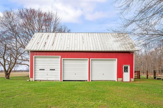 55796 92nd Avenue, Dowagiac, MI 49047